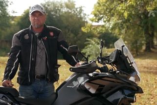 Řada lidí jí nemůže přijít na jméno. I přesto je nejoblíbenější motorkou na trhu a Sršeň ví proč | I like bike